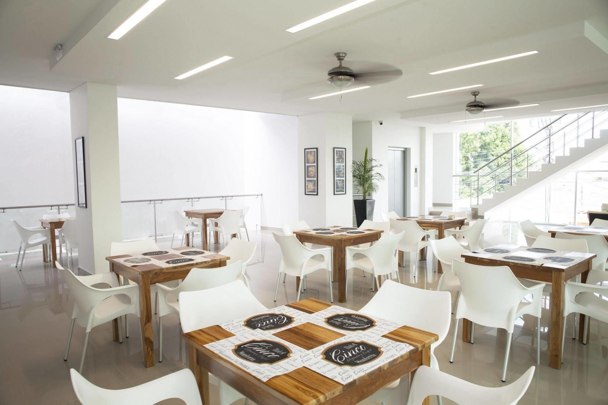 Hotel Cinco Monteria Luaran gambar